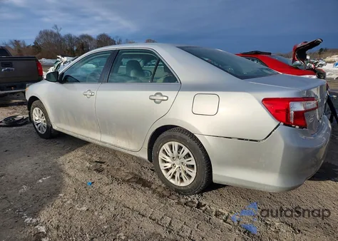 2013 Toyota Camry L z USA, uszkodzony, nr VIN 4T1BF1FK4DU652829